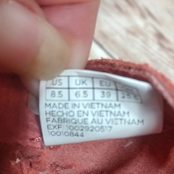 TOMS Suede Low Top Sneakers Mauve Salmon Leather EUC Women's Size 8.5 - Picture 12 of 12
